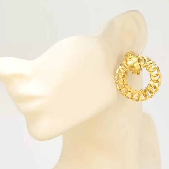 CHANEL CC Logos Hoop Circle Clip-On Earrings Gold Tone 96P Auth w/Box - Picture 2 of 16